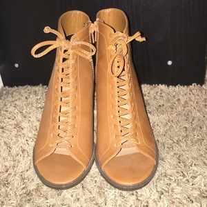 forever 21 heeled shoe | NEVER WORN